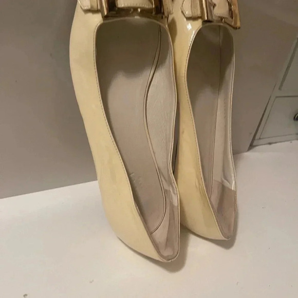 Gucci light lemon color patant leather open toe shoes in good conditions - Picture 13 of 16